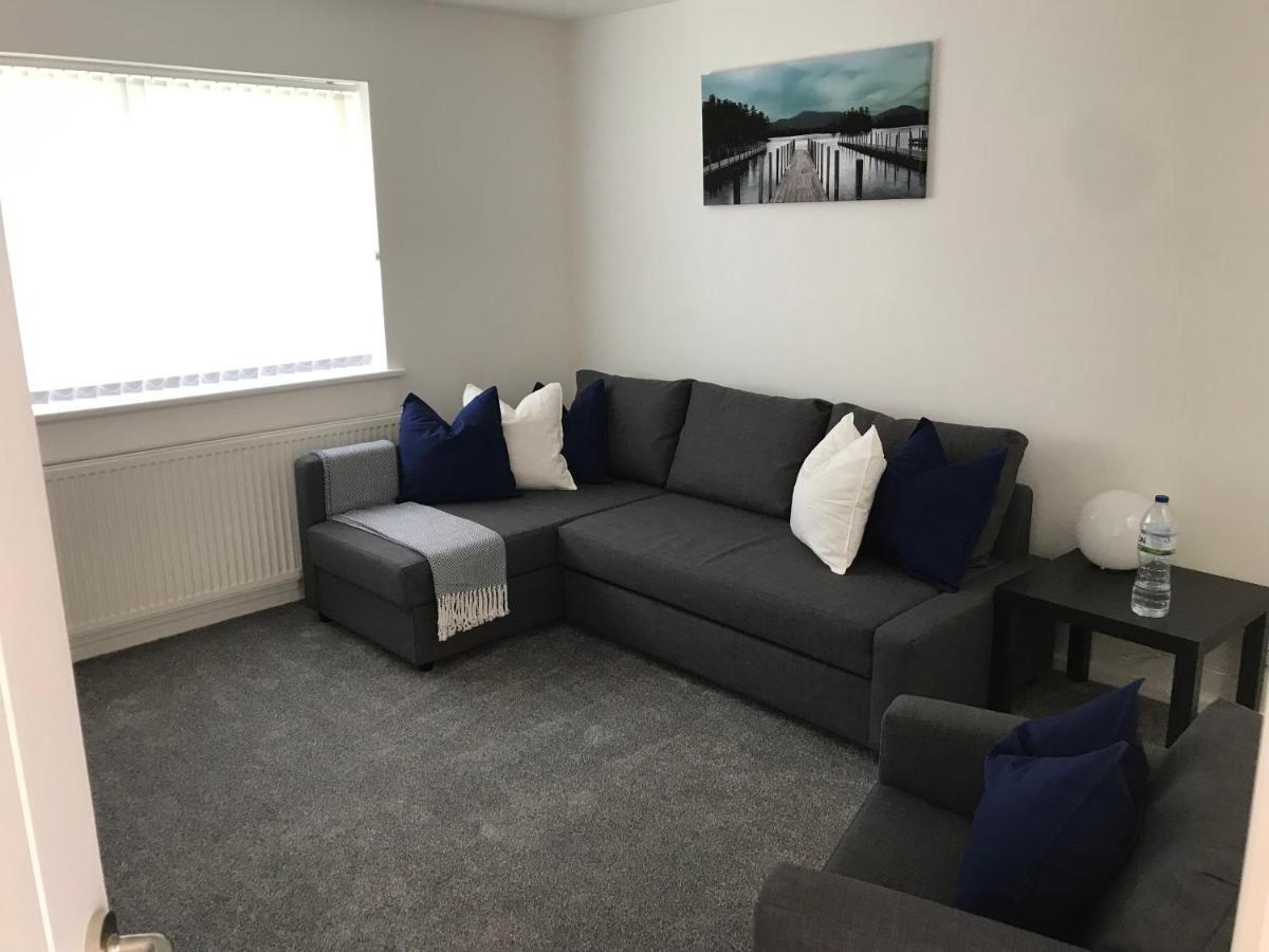 Property Hunter 25 Дарлингтън Екстериор снимка